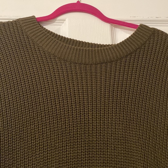 H&M Fisherman sweater in Green! ✨ - Picture 2 of 4